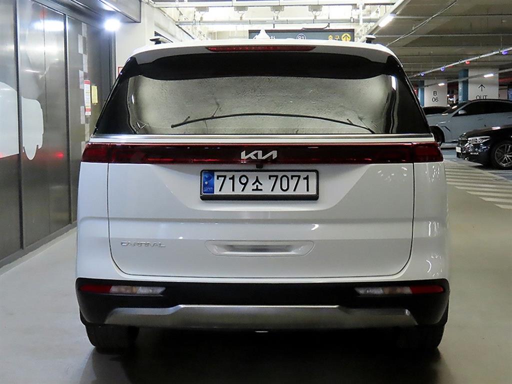 KIA Carnival - Vista 5