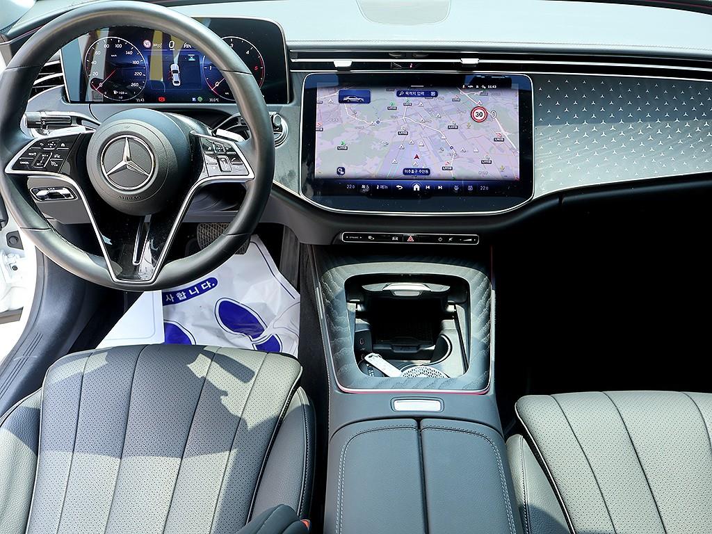 Mercedes Benz E class - Vista 5