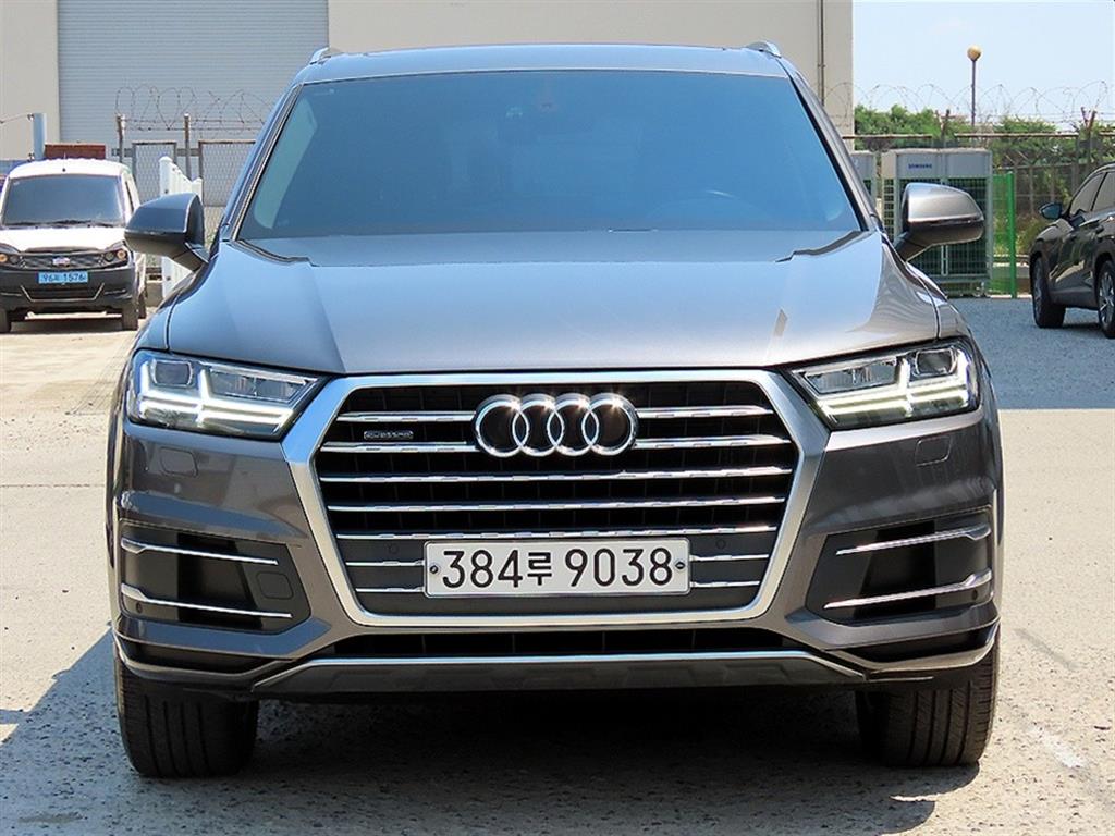 Q7 (4M) 45 TFSI 콰트로 2019년식