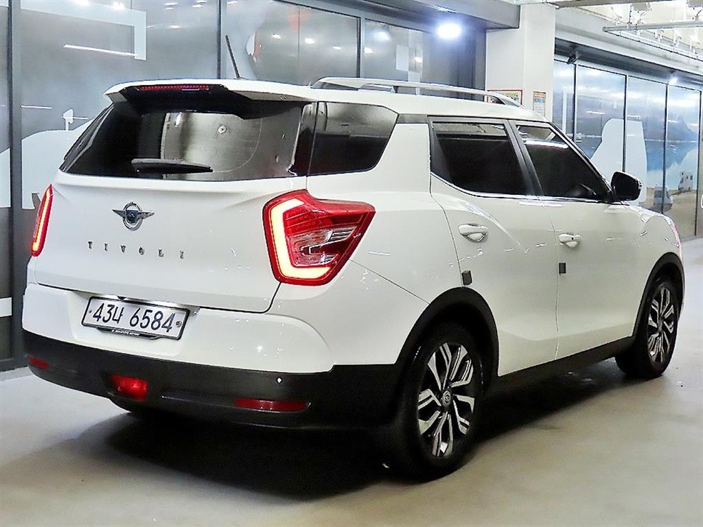 Ssangyong Tivoli - Vista 4