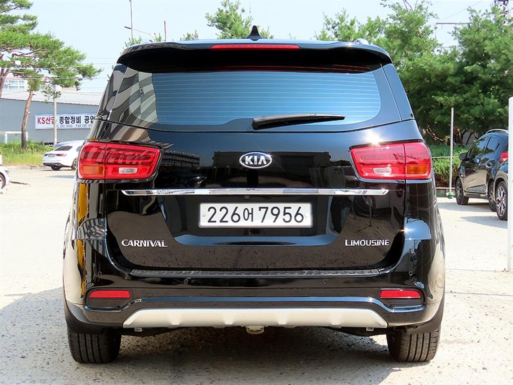 KIA Carnival - Vista 4