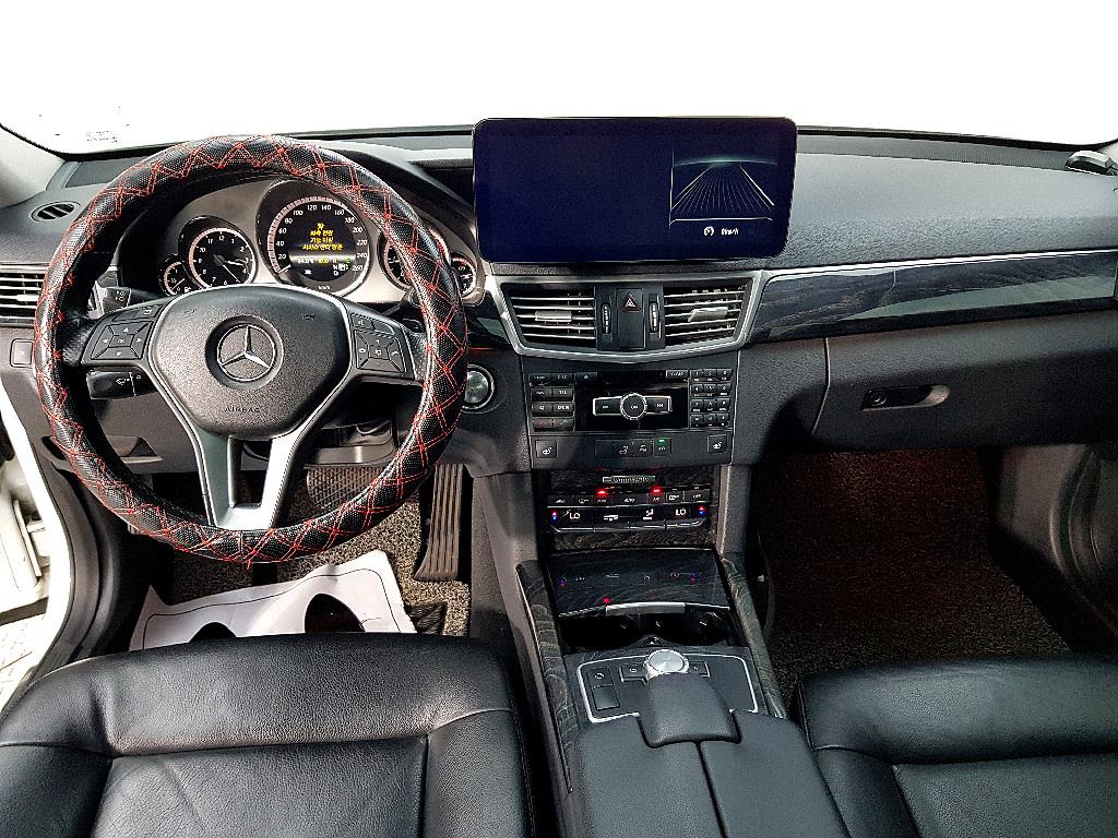 Mercedes Benz E class - Vista 5