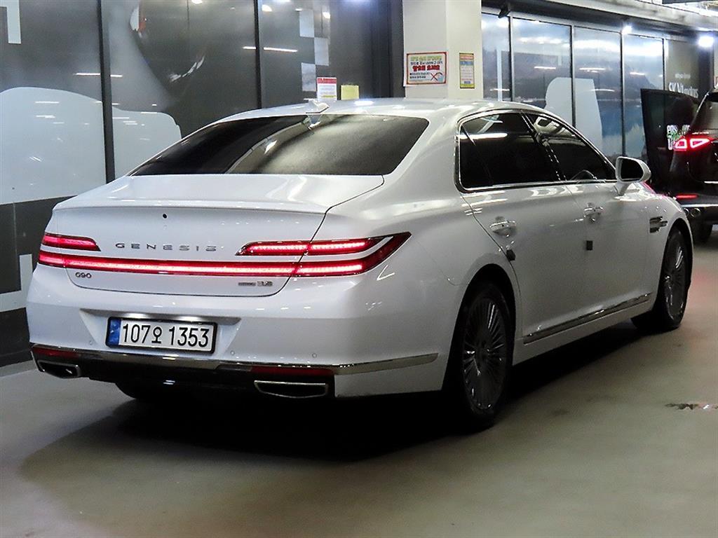 Genesis G90 - Vista 4
