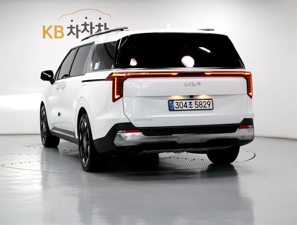 KIA Carnival - Vista 4