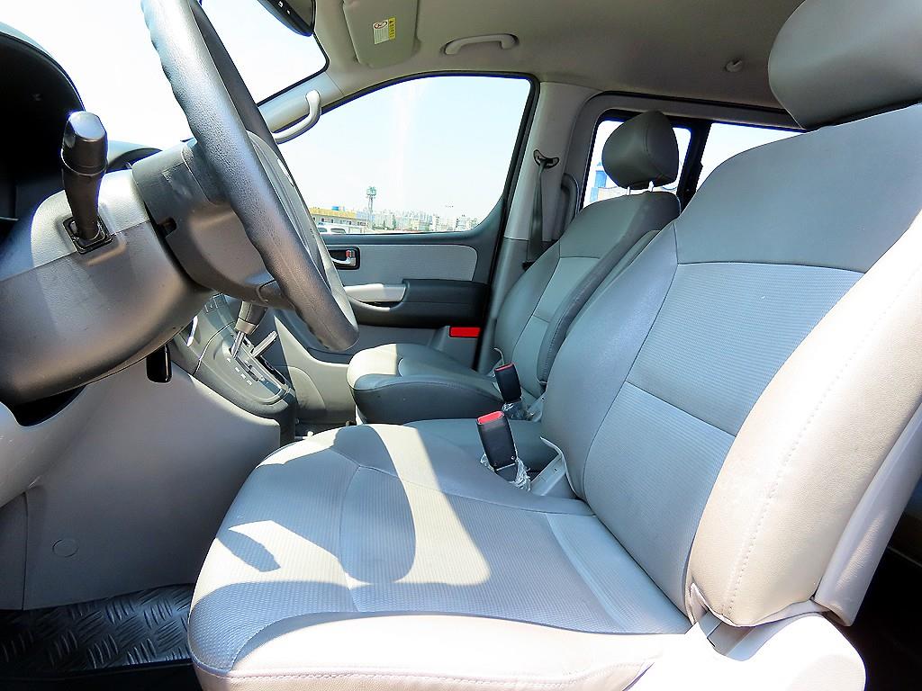 HYUNDAI Starex - Vista 5