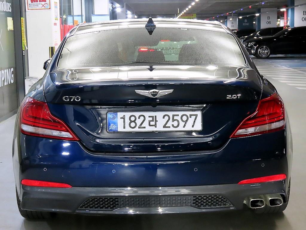 Genesis G70 - Vista 5
