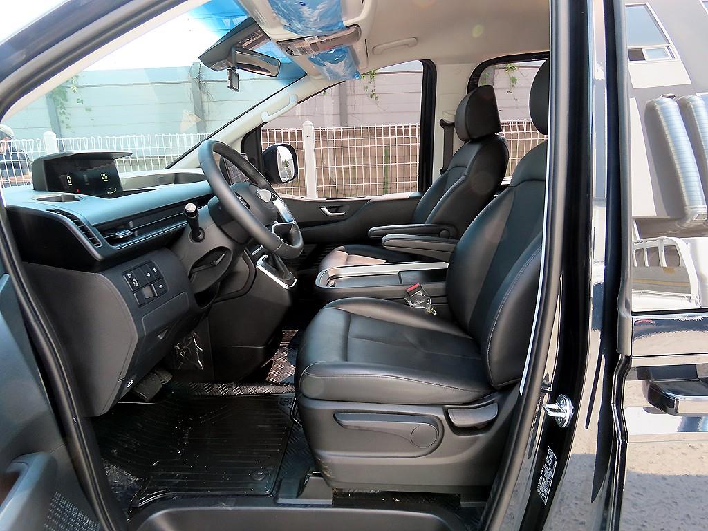 HYUNDAI Staria - Vista 5