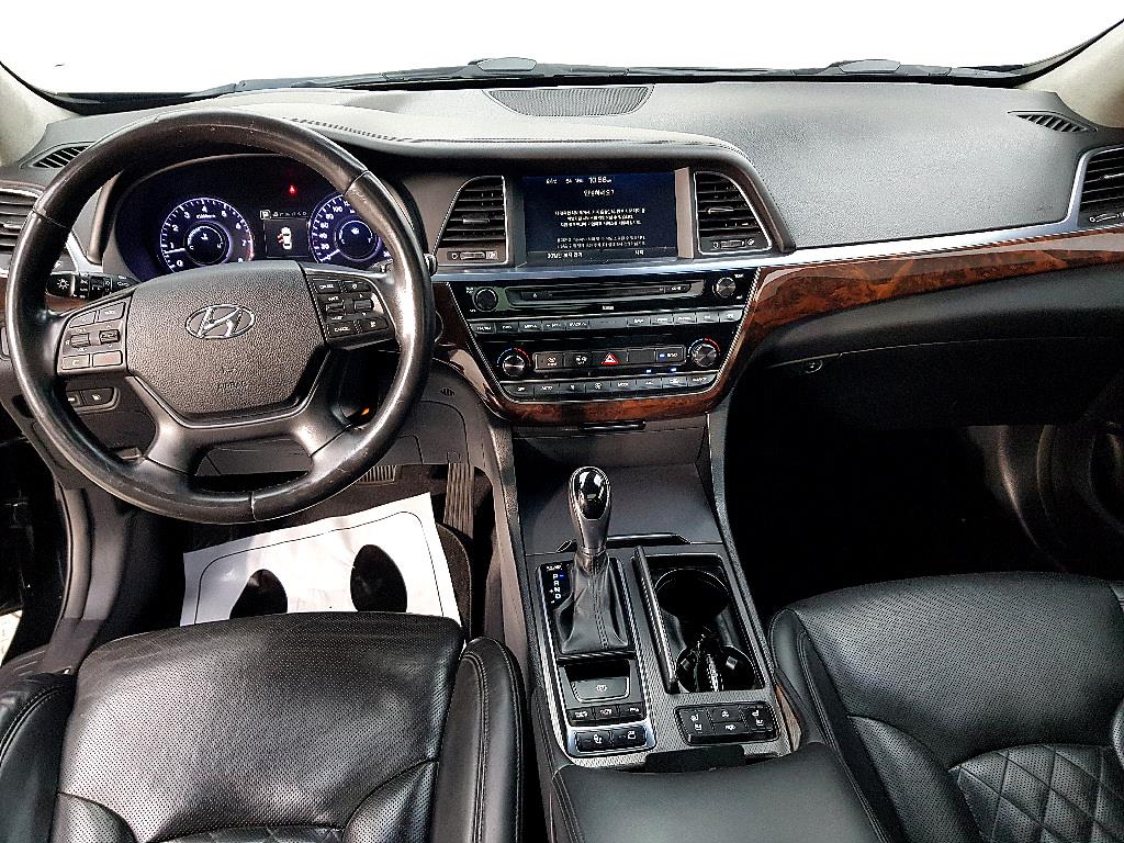 HYUNDAI Aslan - Vista 5