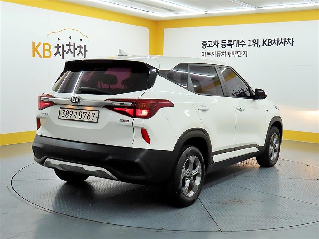 KIA Seltos - Vista 4