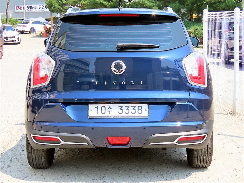 Ssangyong Tivoli - Vista 4