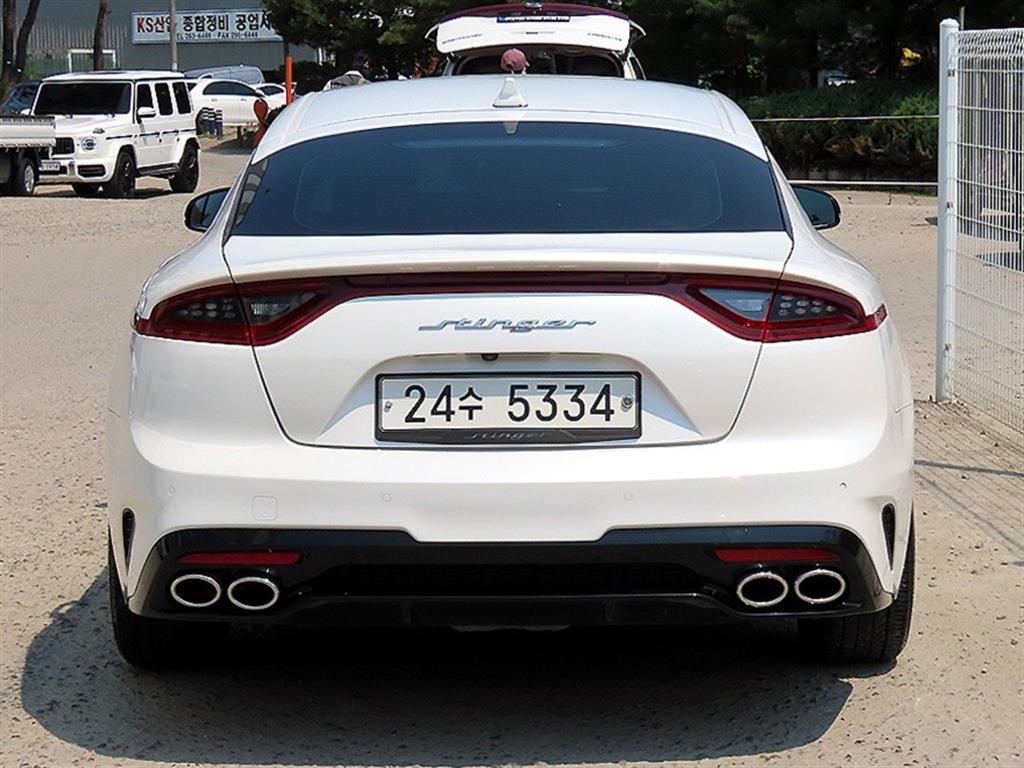 KIA Stinger - Vista 4