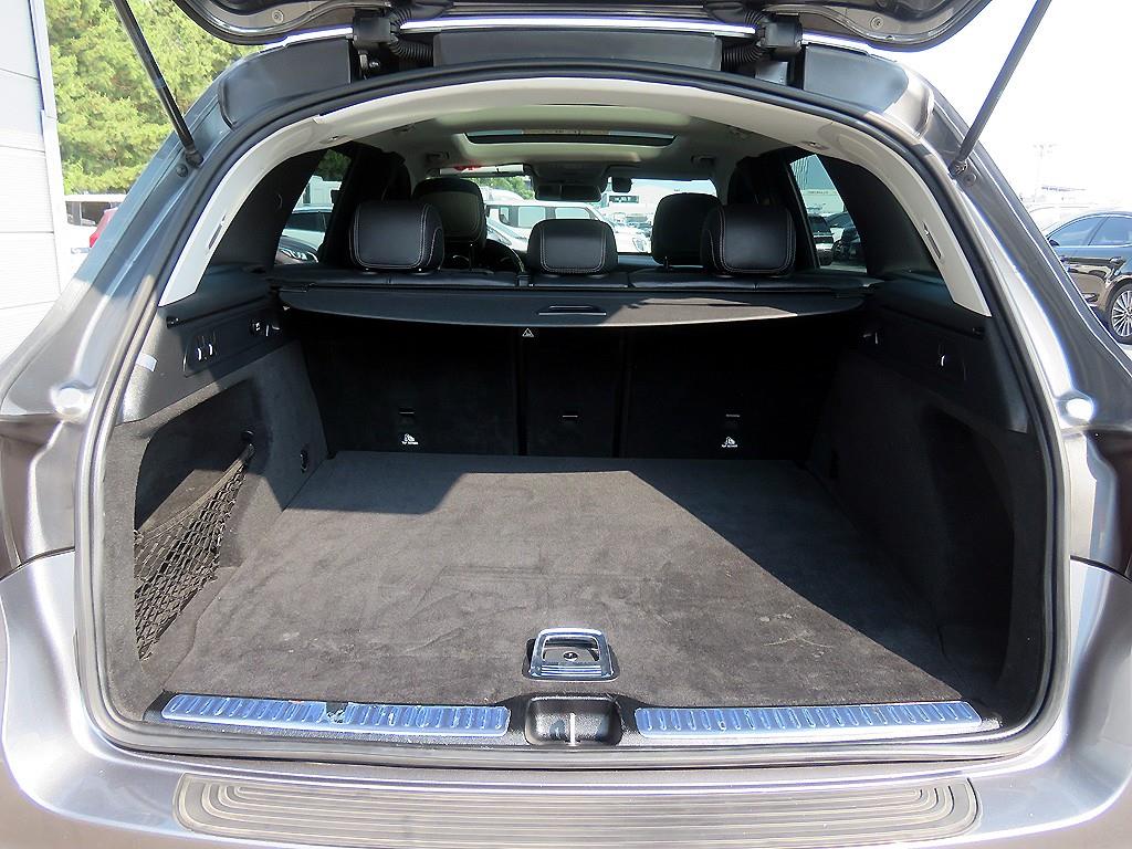 Mercedes Benz GLC Class - Vista 5
