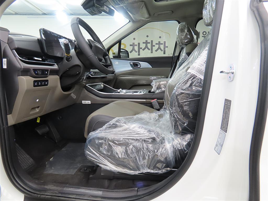 KIA Carnival - Vista 5