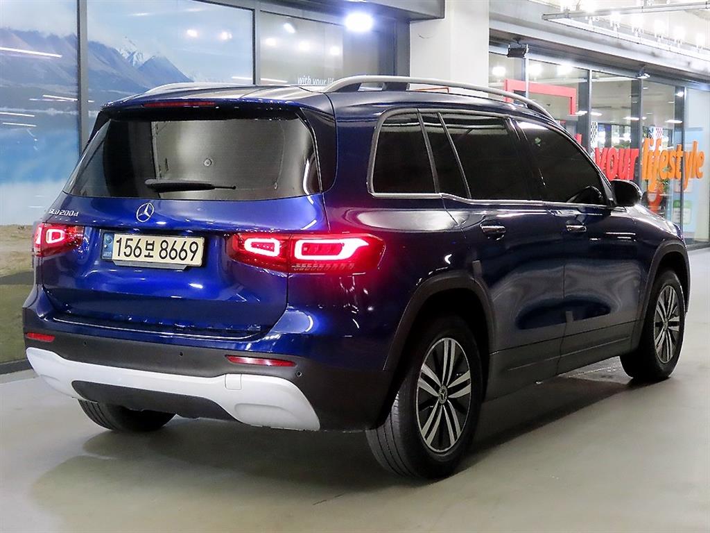 Mercedes Benz GLB Class - Vista 4