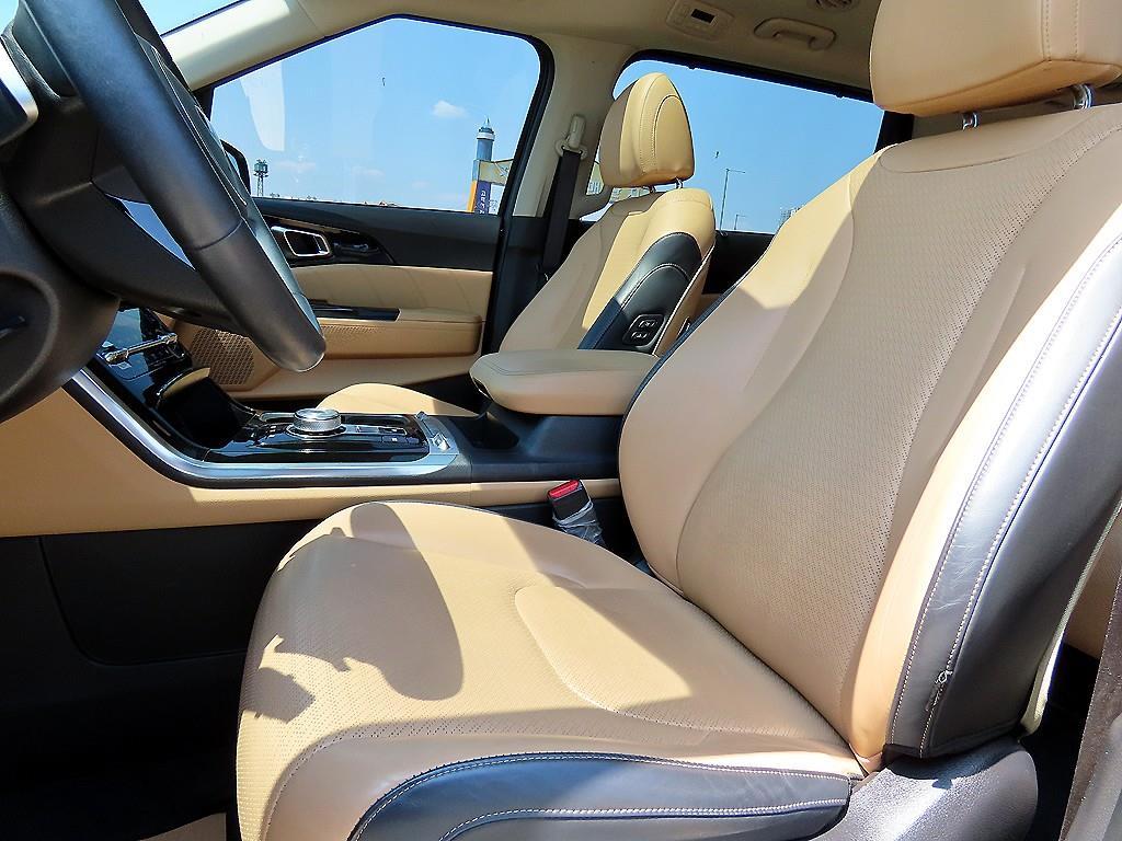 KIA Carnival - Vista 5