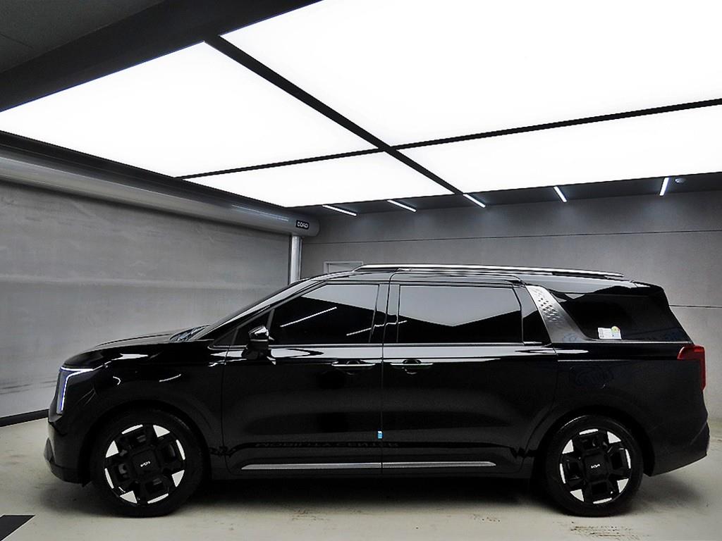 KIA Carnival - Vista 4
