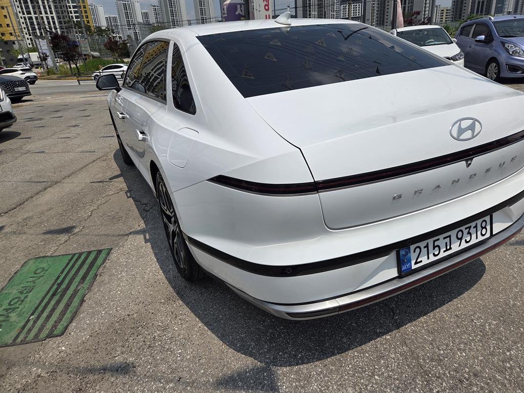 HYUNDAI Grandeur - Vista 5