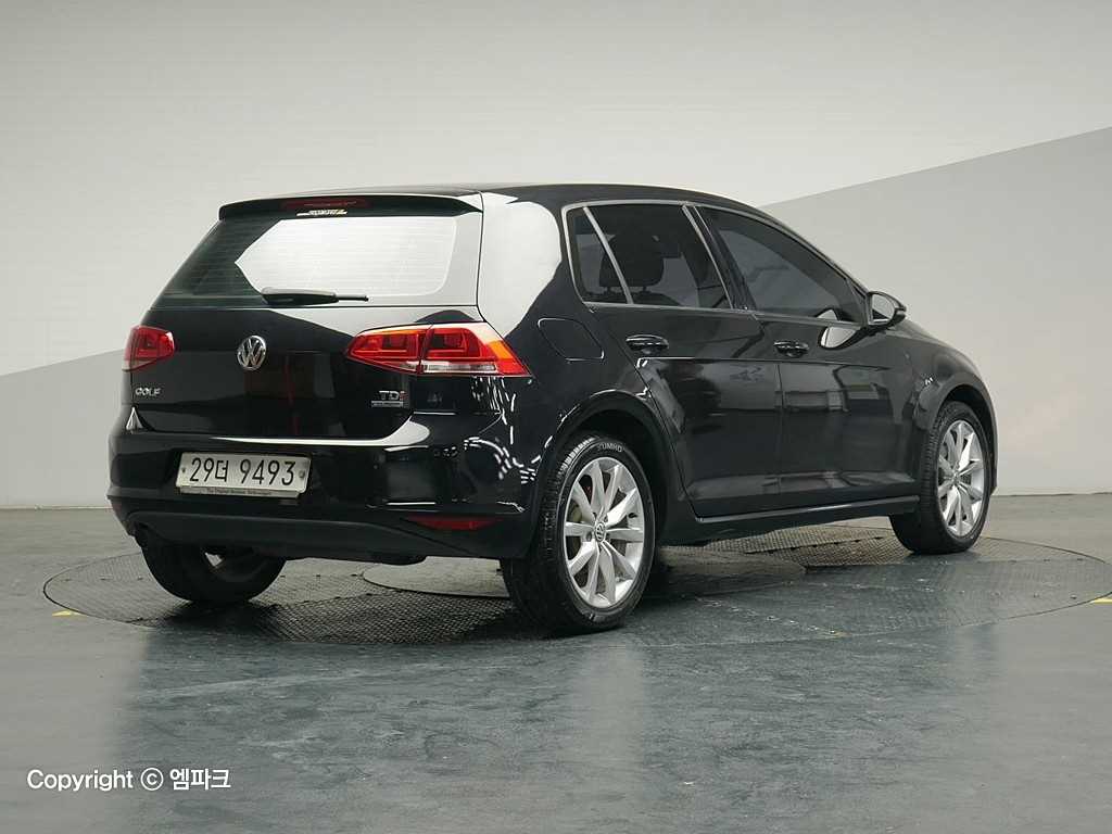Volkswagen Golf - Vista 4