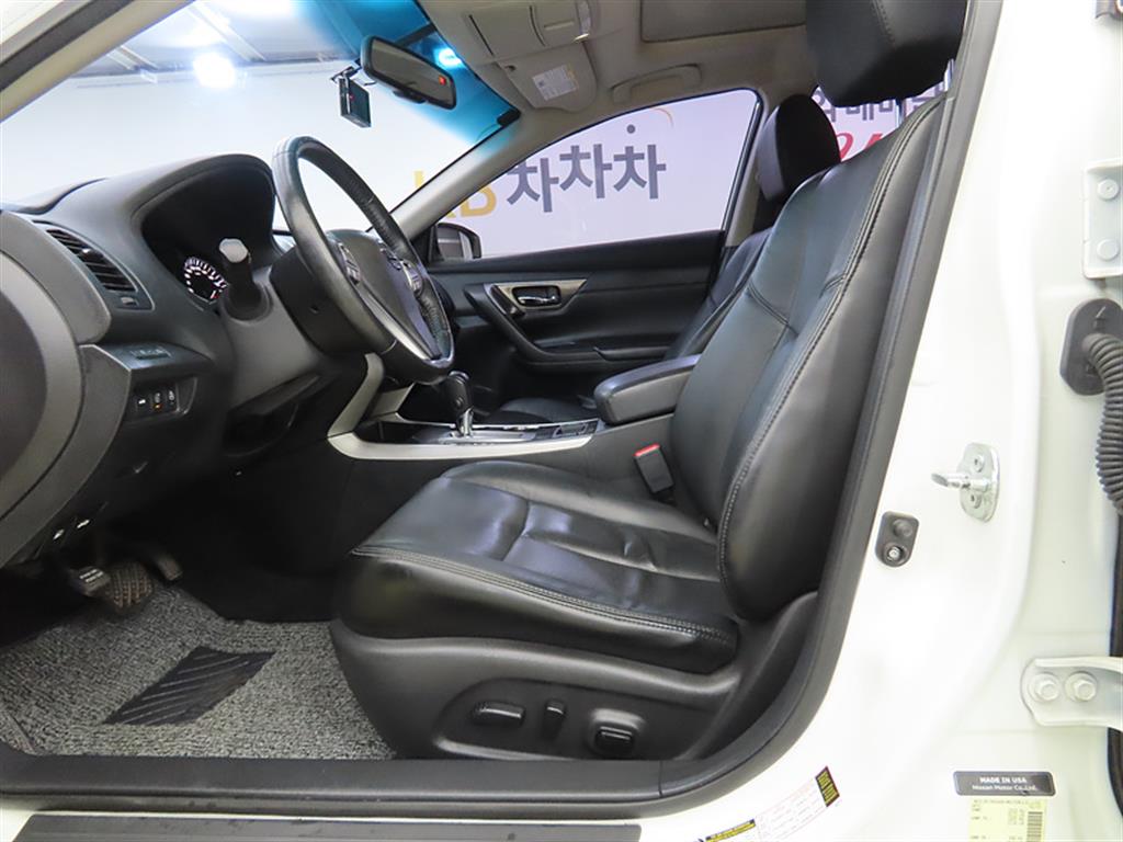 Nissan Altima - Vista 5