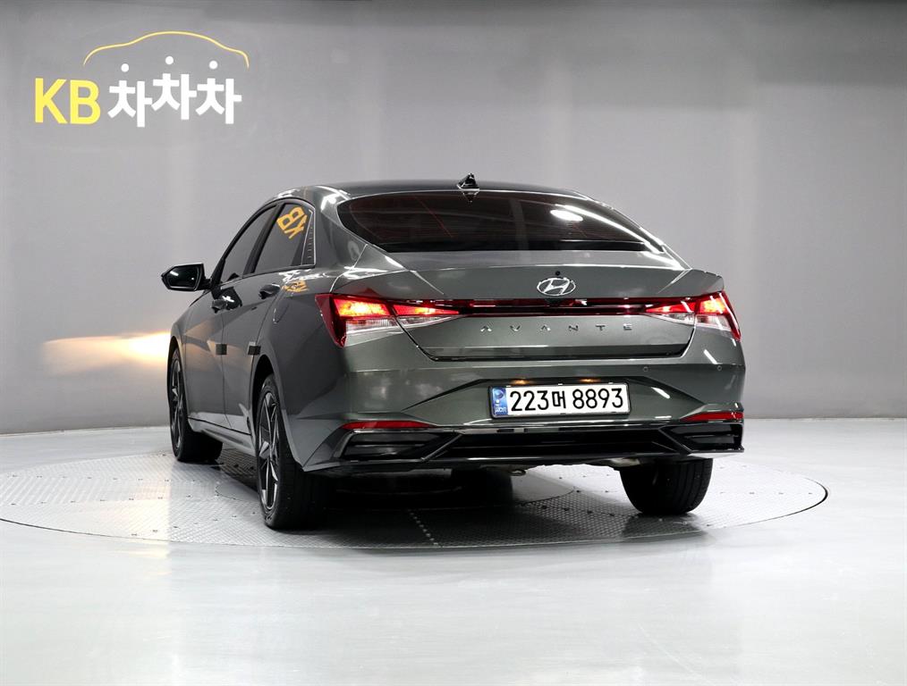 HYUNDAI Avante - Vista 4