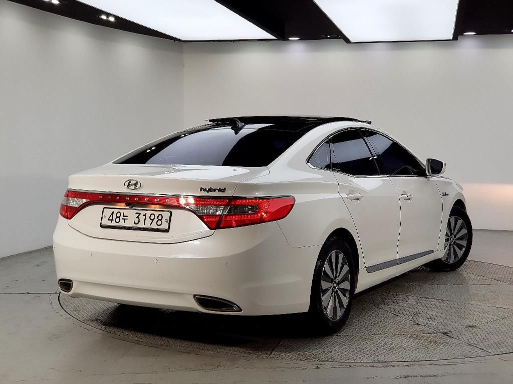 HYUNDAI Grandeur - Vista 4