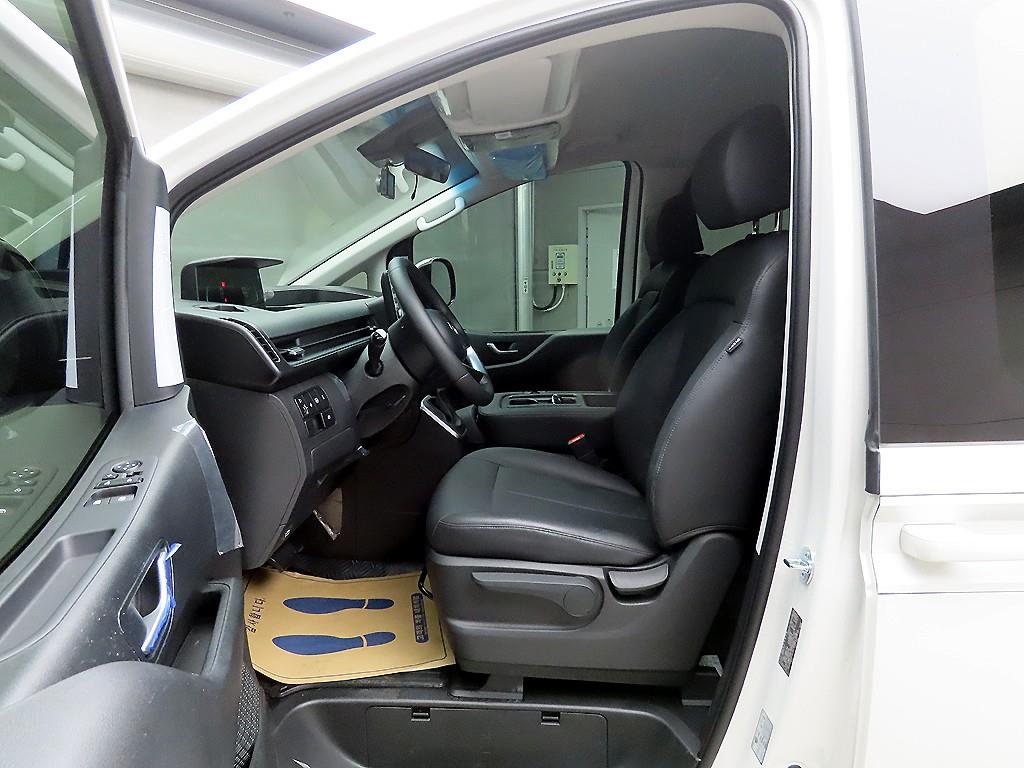HYUNDAI Staria - Vista 5