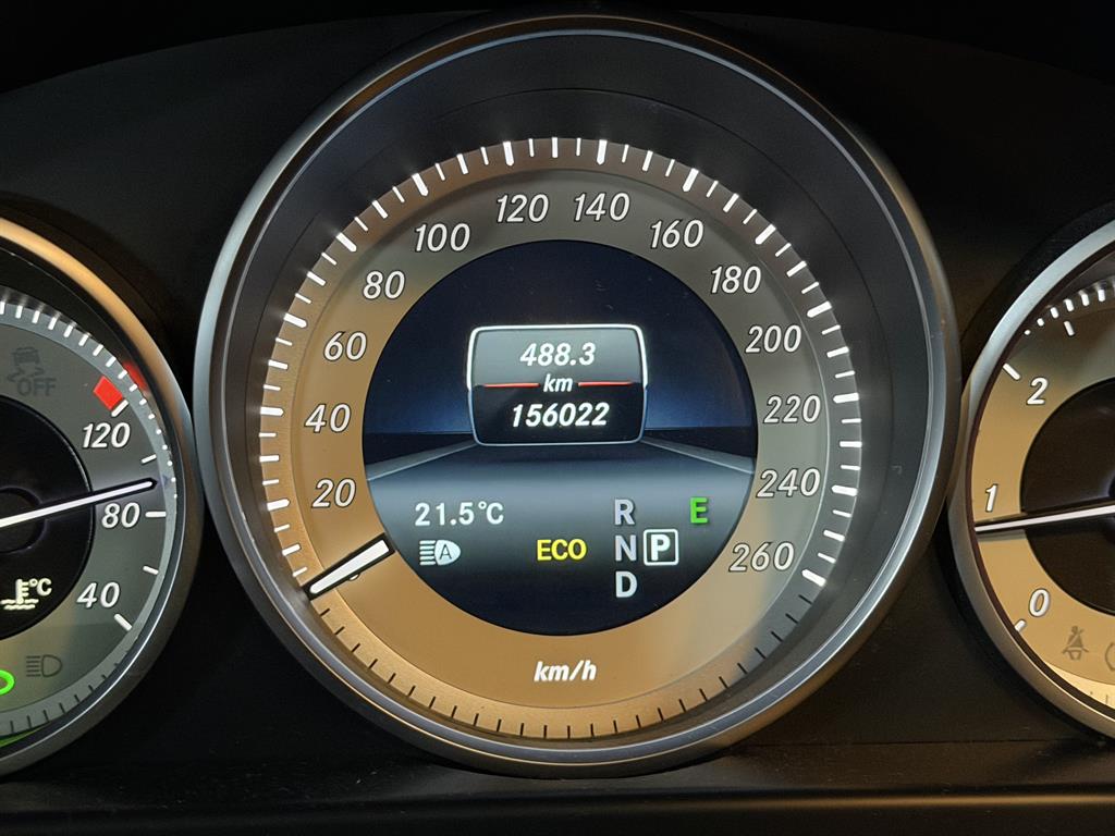Mercedes Benz E class - Vista 5