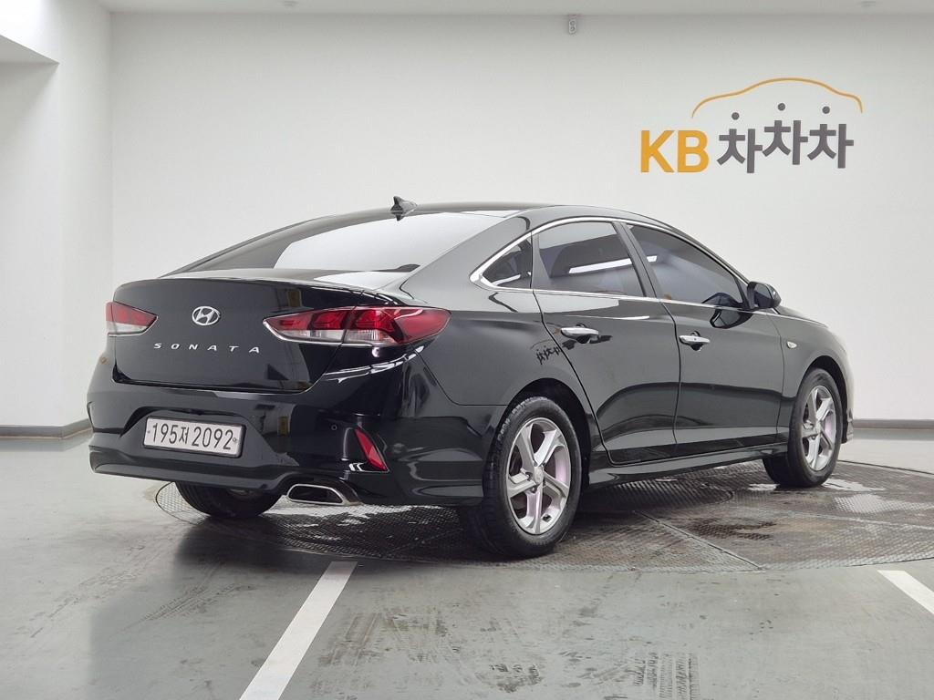 HYUNDAI Sonata - Vista 4