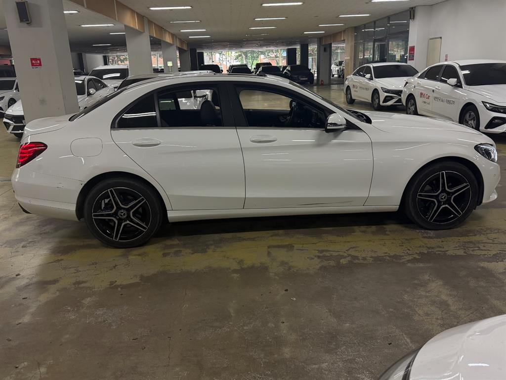 Mercedes Benz C Class - Vista 5
