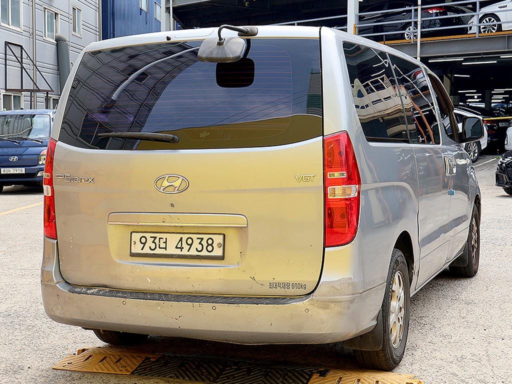 HYUNDAI Starex - Vista 4