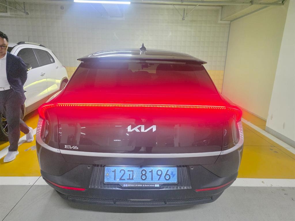 KIA EV6 - Vista 4