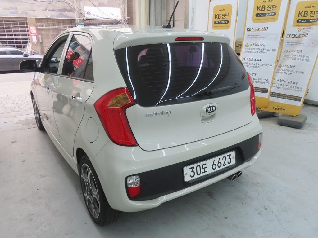 KIA Morning - Vista 4