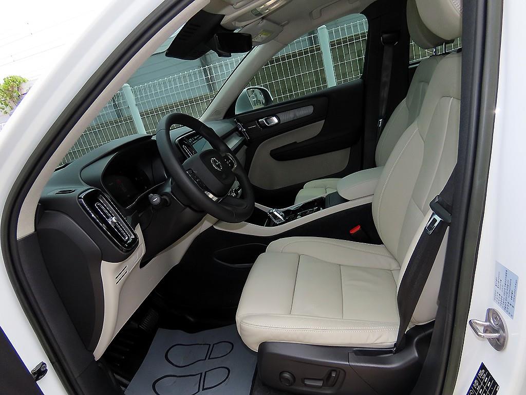 Volvo XC40 - Vista 5