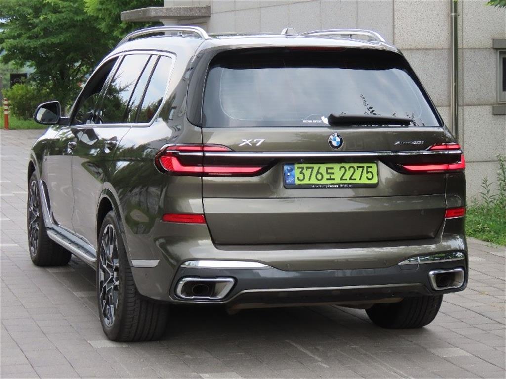 BMW X7 - Vista 4