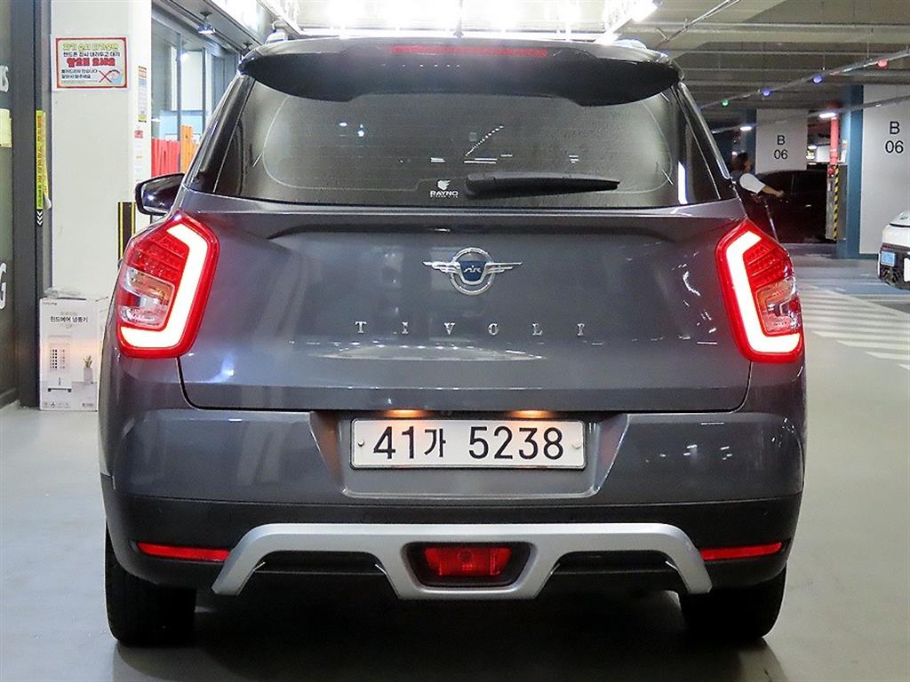 Ssangyong Tivoli - Vista 5