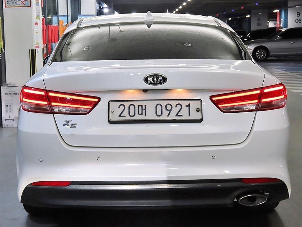 KIA K5 - Vista 5