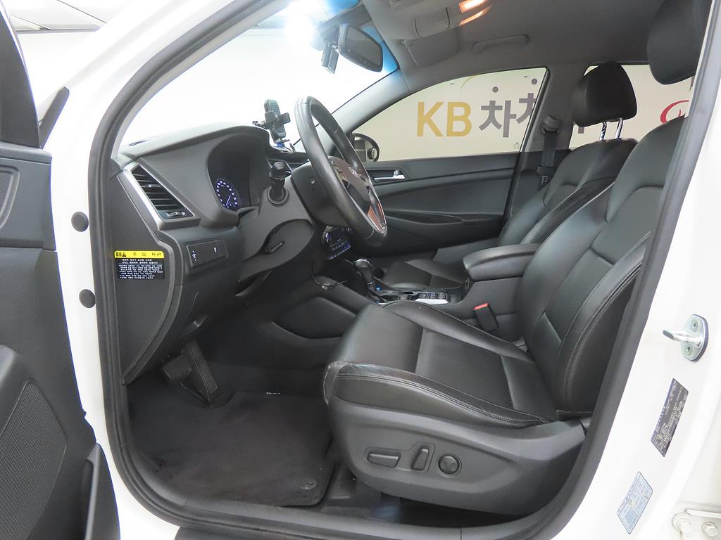 HYUNDAI Tucson - Vista 5