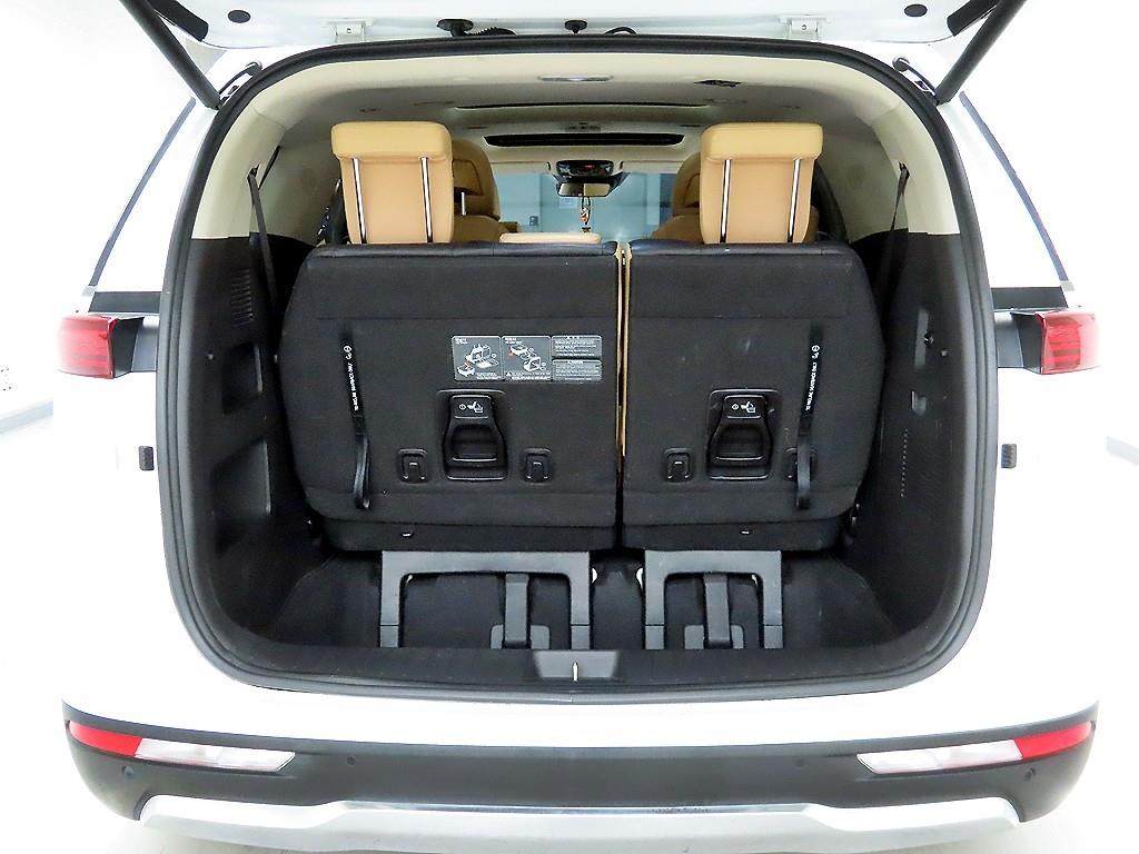 KIA Carnival - Vista 5