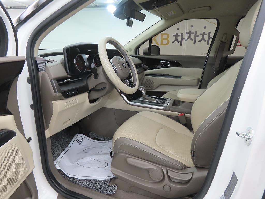 KIA Carnival - Vista 5