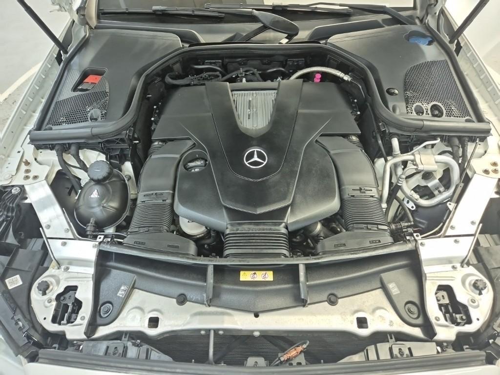 Mercedes Benz E class - Vista 5