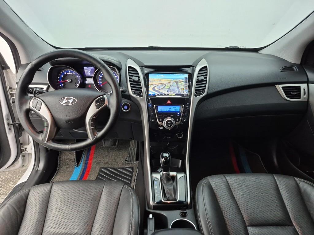 HYUNDAI i30 - Vista 5