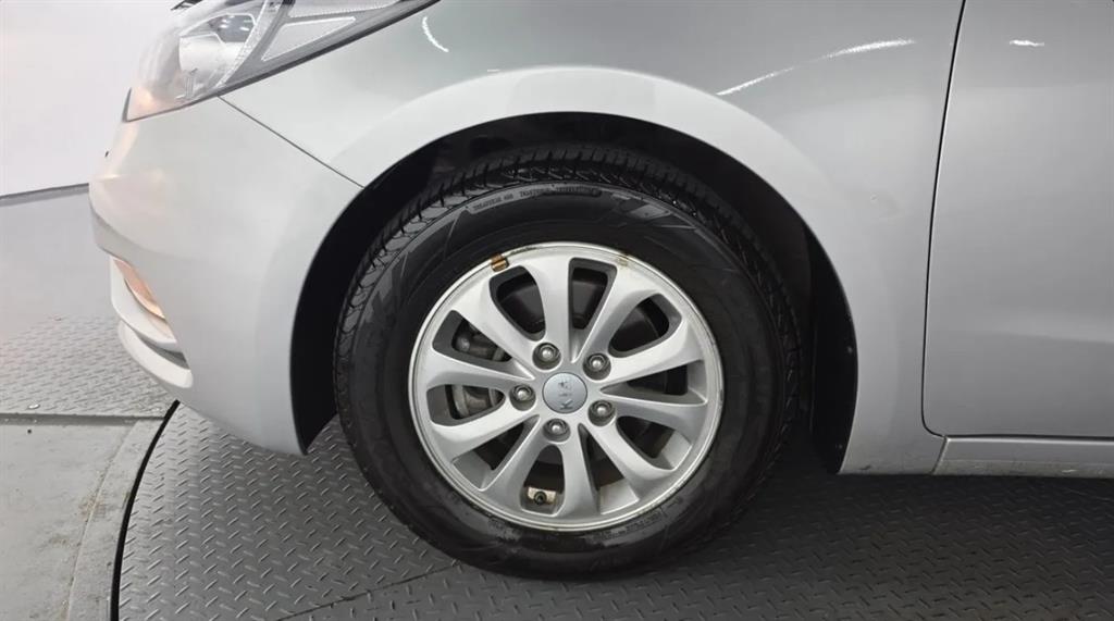 KIA K3 - Vista 5