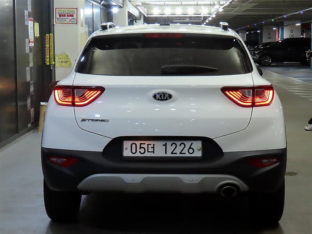 KIA Stonic - Vista 5