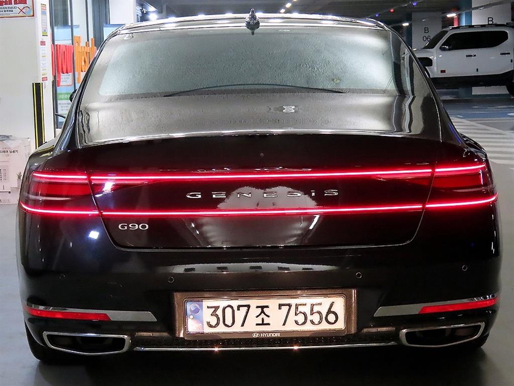 Genesis G90 - Vista 5