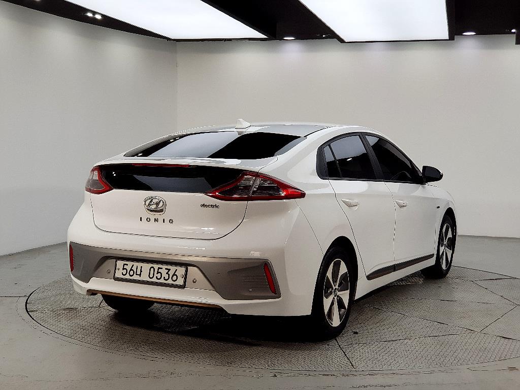 HYUNDAI Ioniq - Vista 4