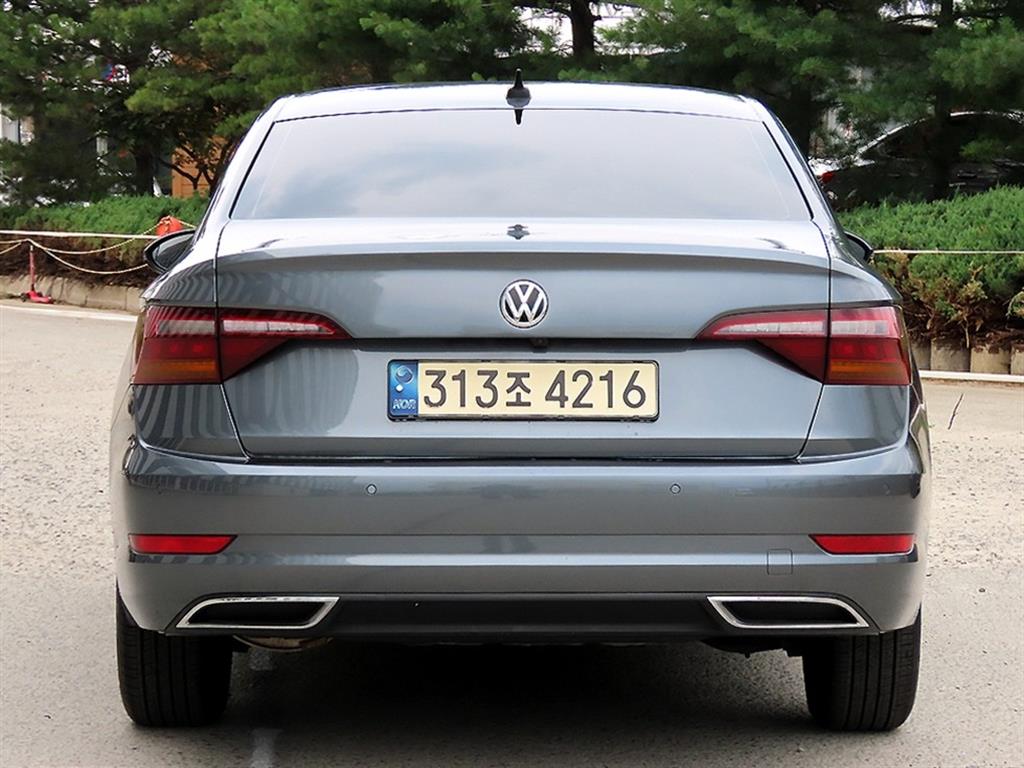 Volkswagen Jetta - Vista 4
