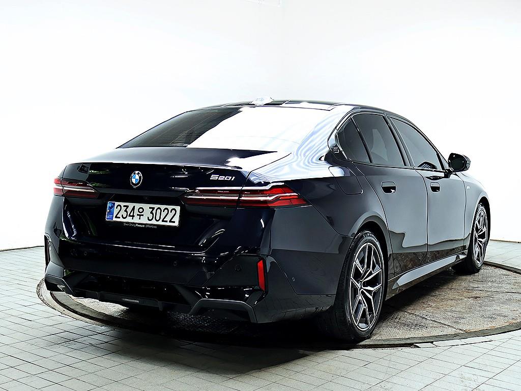 BMW 5 Series - Vista 4