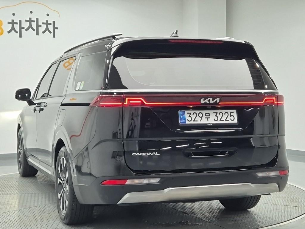 KIA Carnival - Vista 4