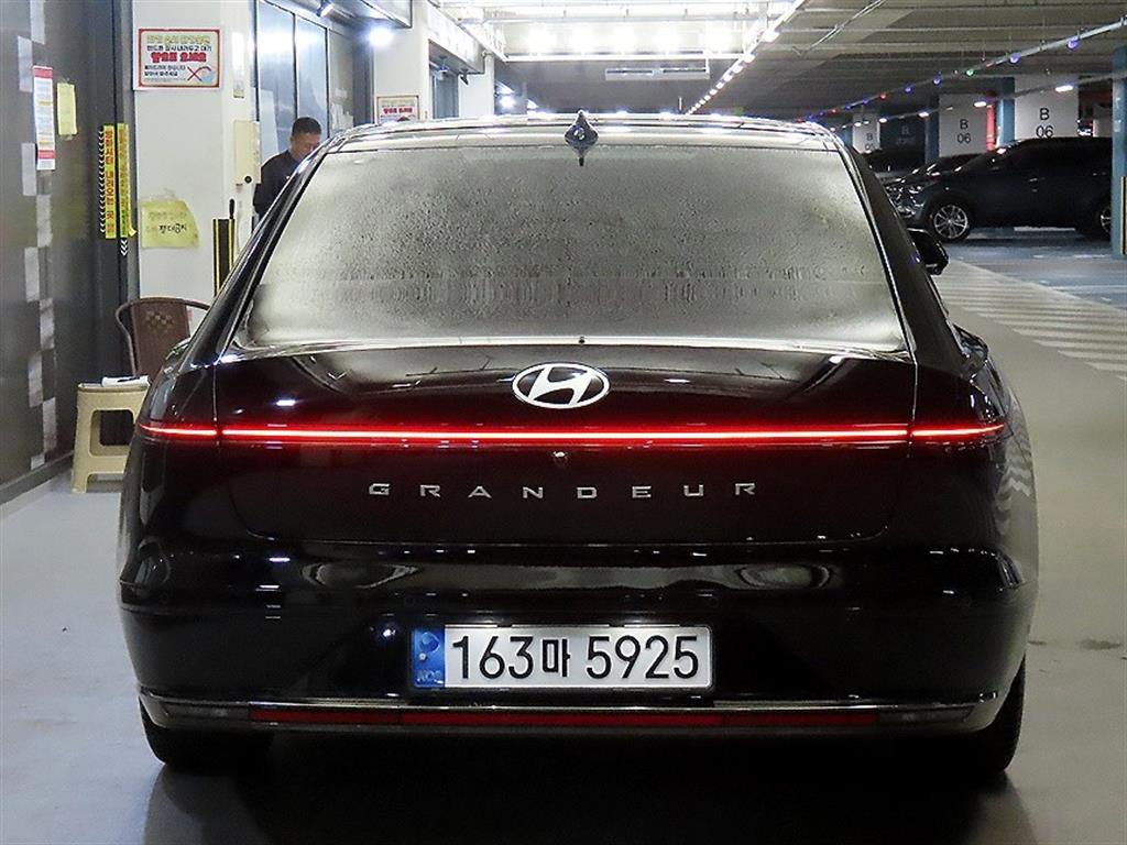 HYUNDAI Grandeur - Vista 5