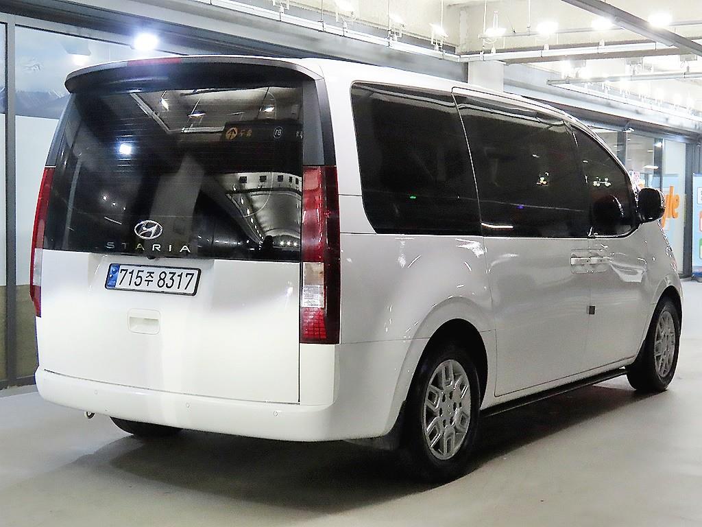 HYUNDAI Staria - Vista 4